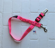 dog car seat belt in pink with reflective thread